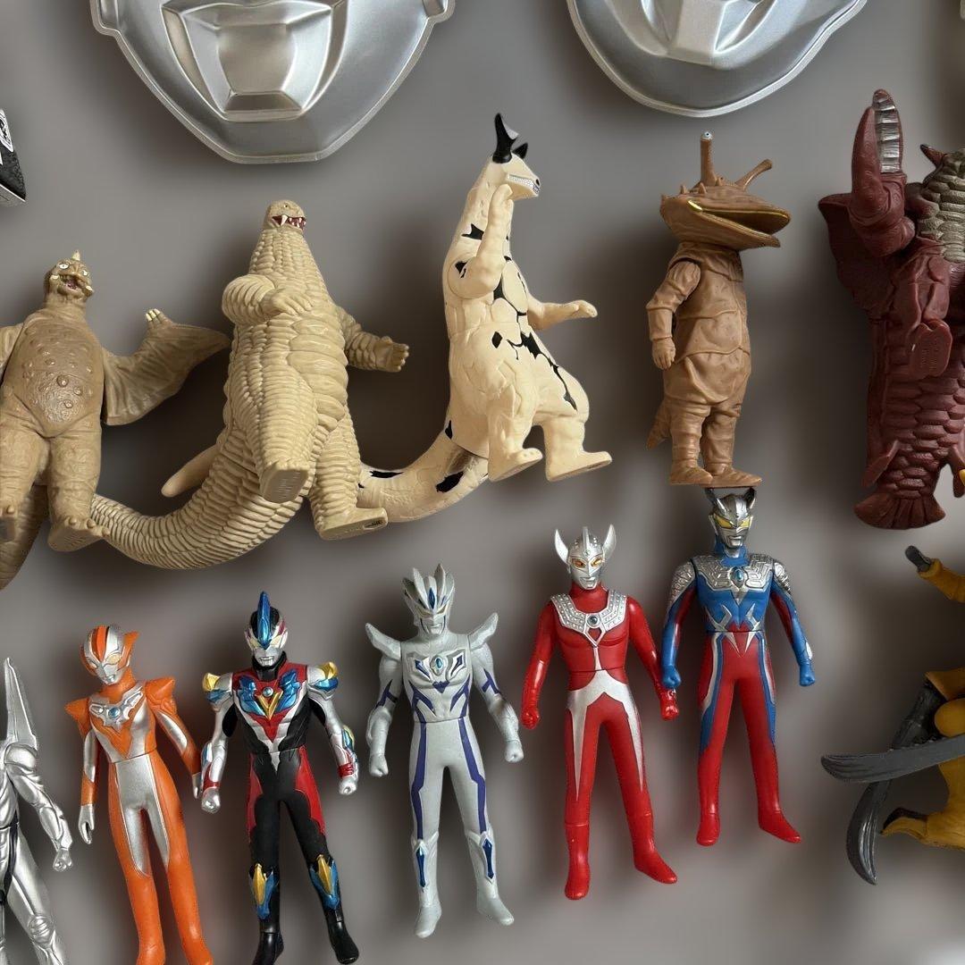 ウルトラマン ソフビ（カード付き）・フィギュア・お面セット