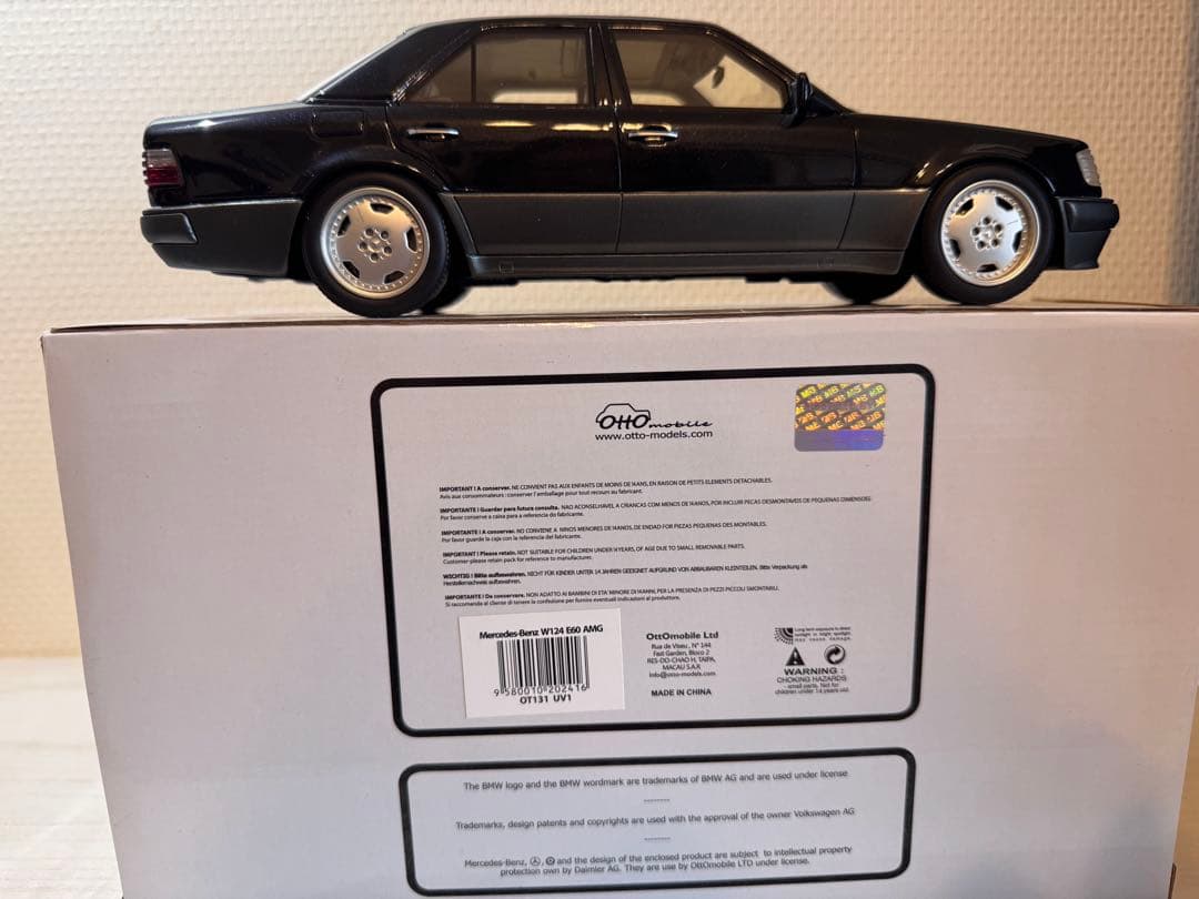 ミニカー OTTO Mercedes-Benz W124 1/18 E60 AMG