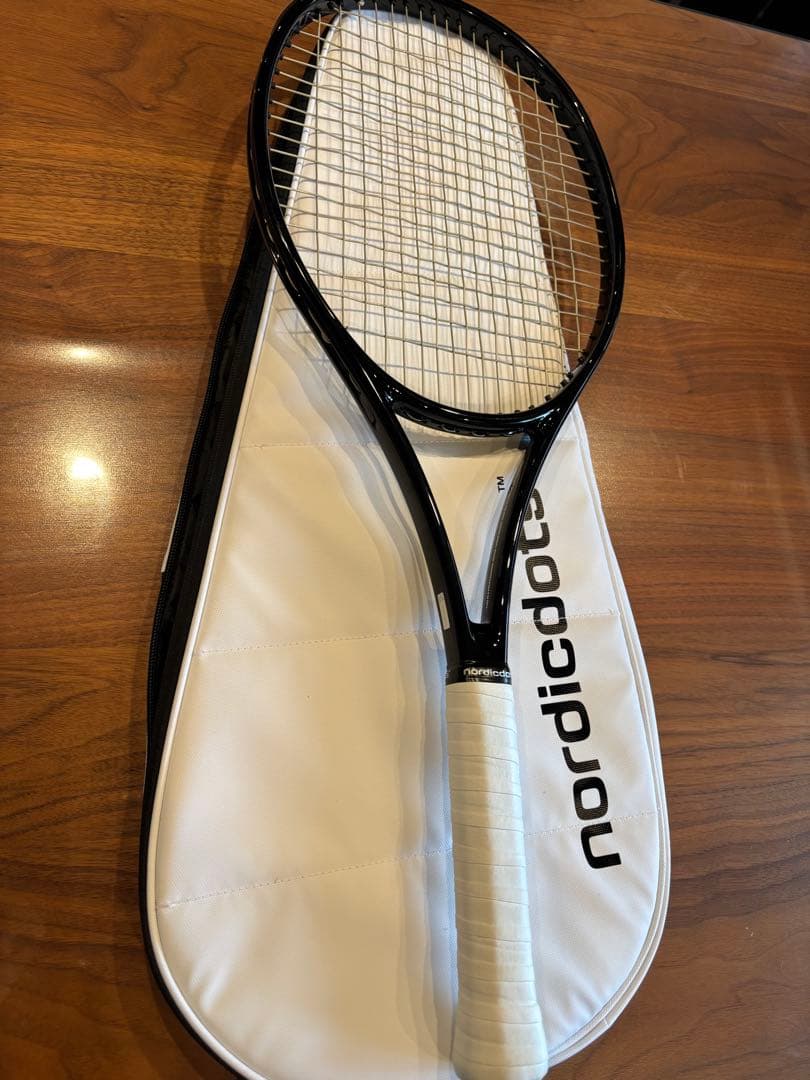 日本未販売❣️nordicdots テニスラケット 黒