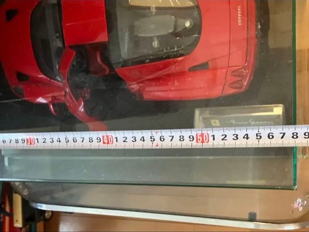 値下げしました。1/10 エンツォフェラーリ完成品 とディスプレイケース