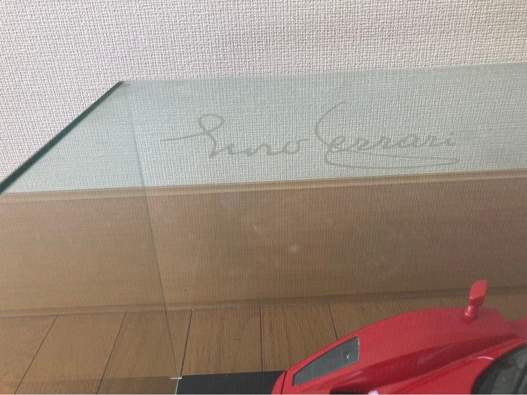 値下げしました。1/10 エンツォフェラーリ完成品 とディスプレイケース