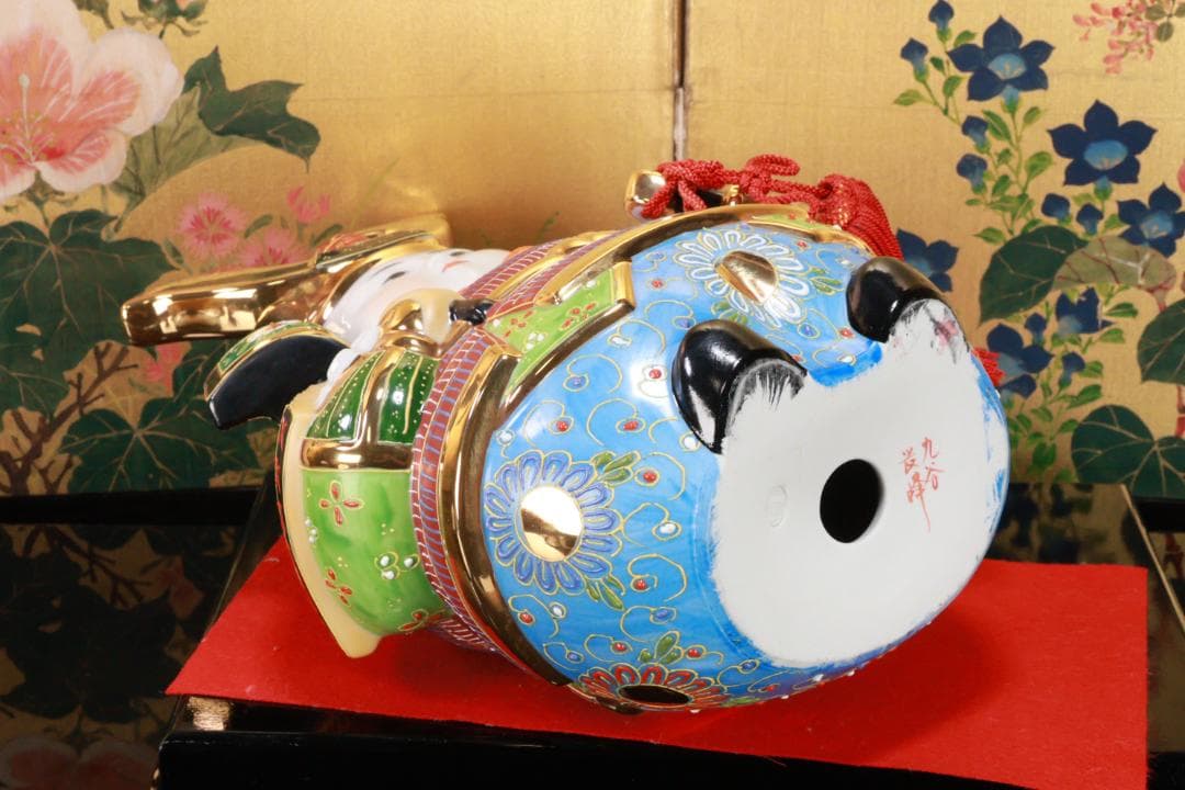 九谷焼　色絵金彩　武者人形　8.5号　高さ26㎝　錦九谷　飾台付　BE882