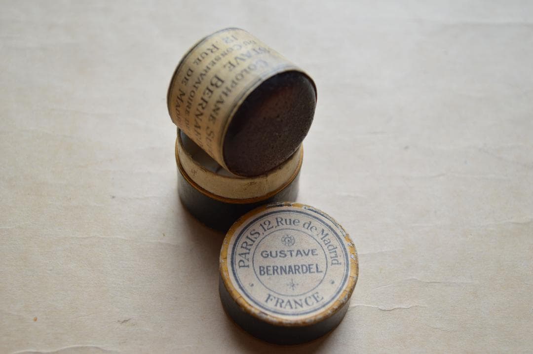 缶ベル　古い松脂