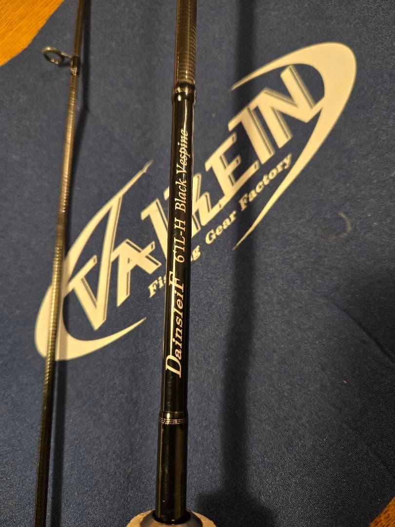 ダーインスレイヴ ブラックヴェスパイン 61l-h