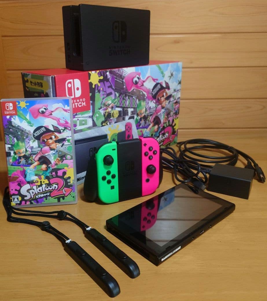 任天堂Nintendo Switch（本体）＆スプラトゥーン2セット　中古品