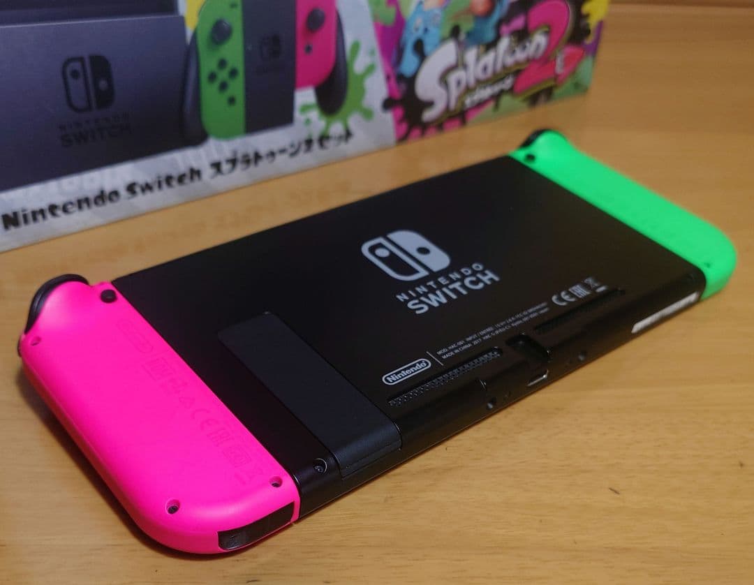 任天堂Nintendo Switch（本体）＆スプラトゥーン2セット　中古品