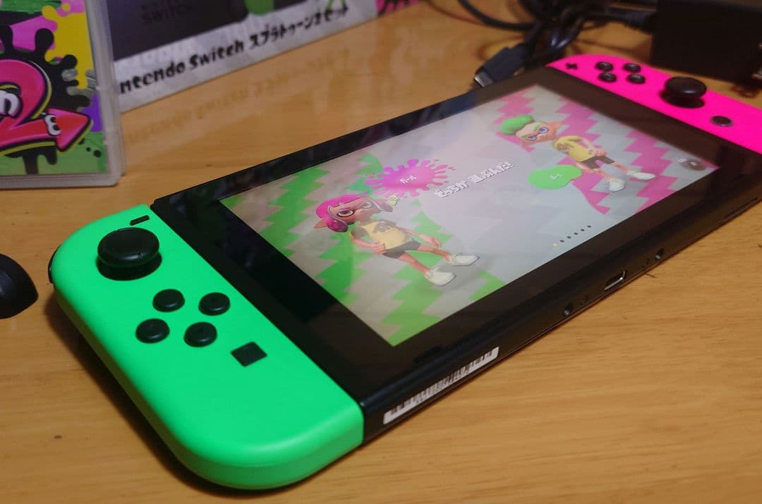 任天堂Nintendo Switch（本体）＆スプラトゥーン2セット　中古品