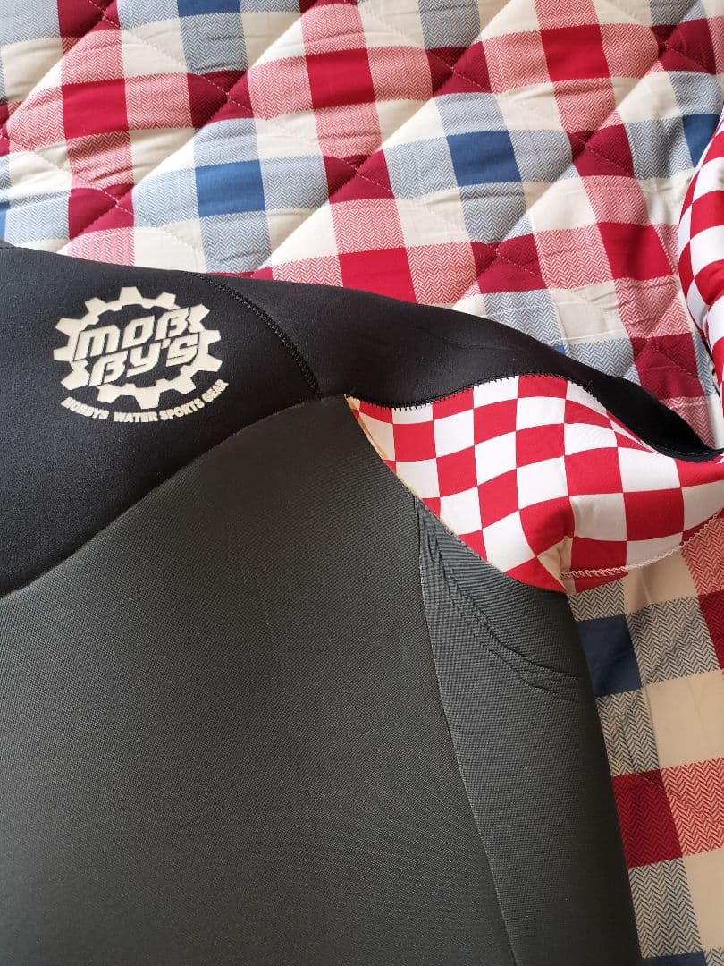 MOBBY'S セミドライスーツ ブラック 赤チェック