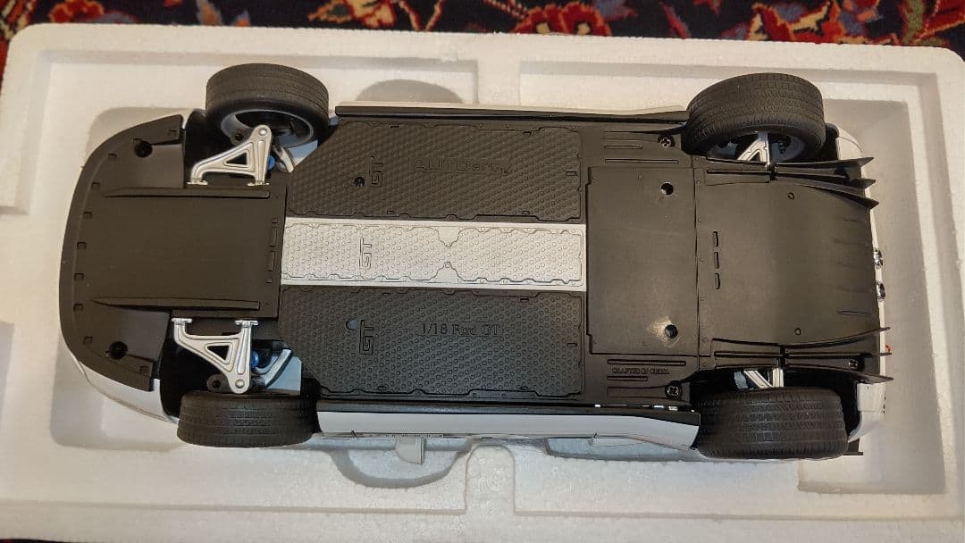 オートアート 1/18スケール フォードGT LMレースカー スペックII