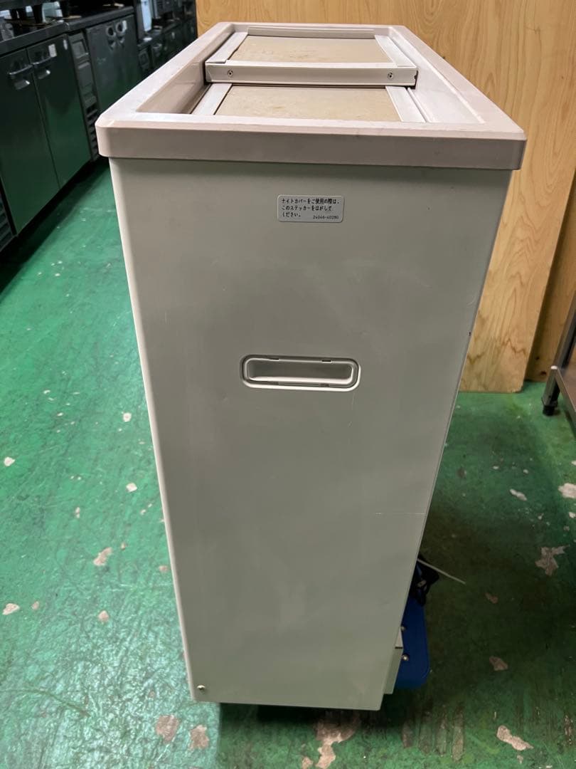 2018年 サンデン冷凍庫 65L