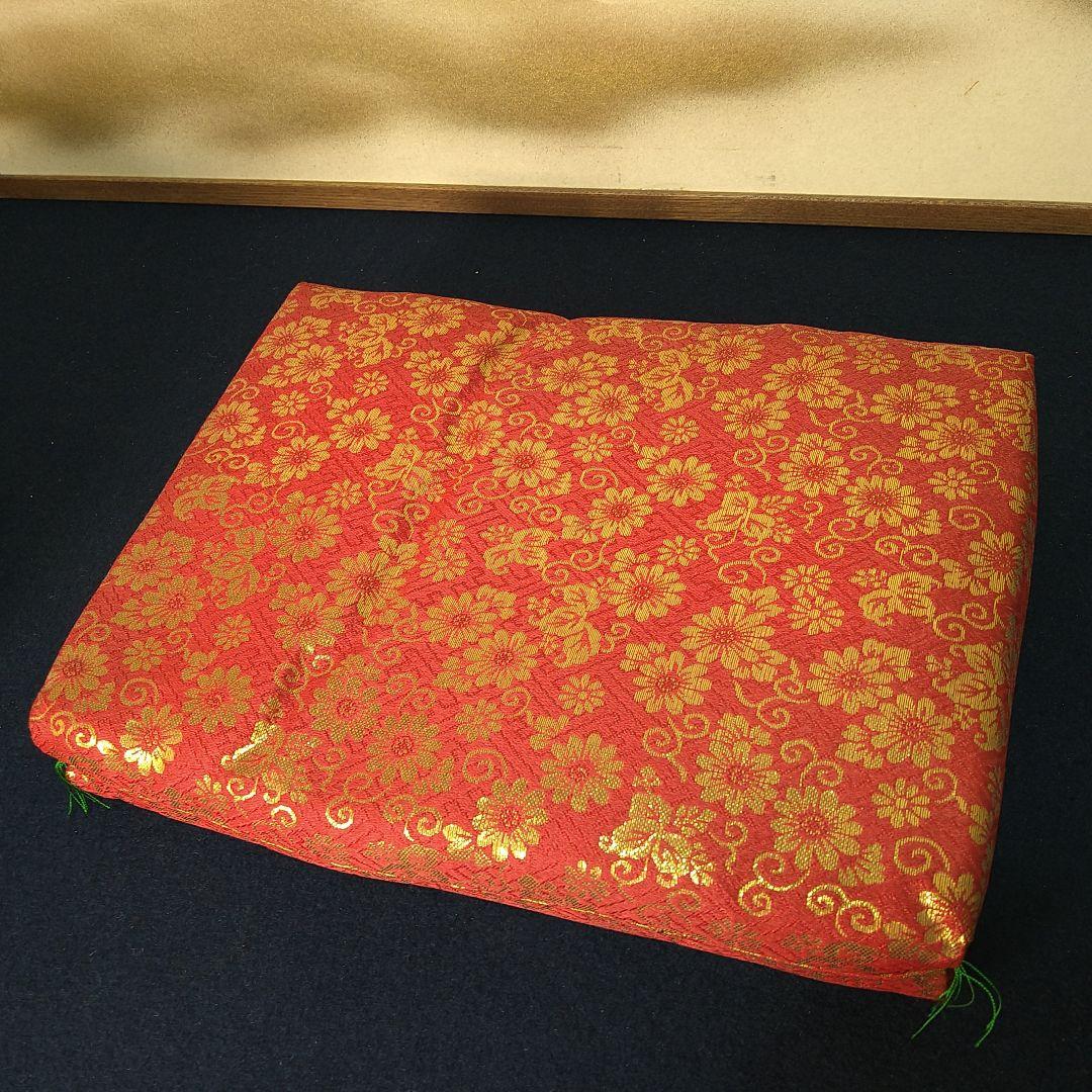 AJ32 九谷焼 打出の小槌 八幡窯 座布団付 松縁起図 飾り物 置物