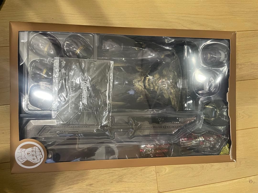 ホットトイズ　サノス　バトルダメージ版 エンドゲーム　ムービーマスターピース