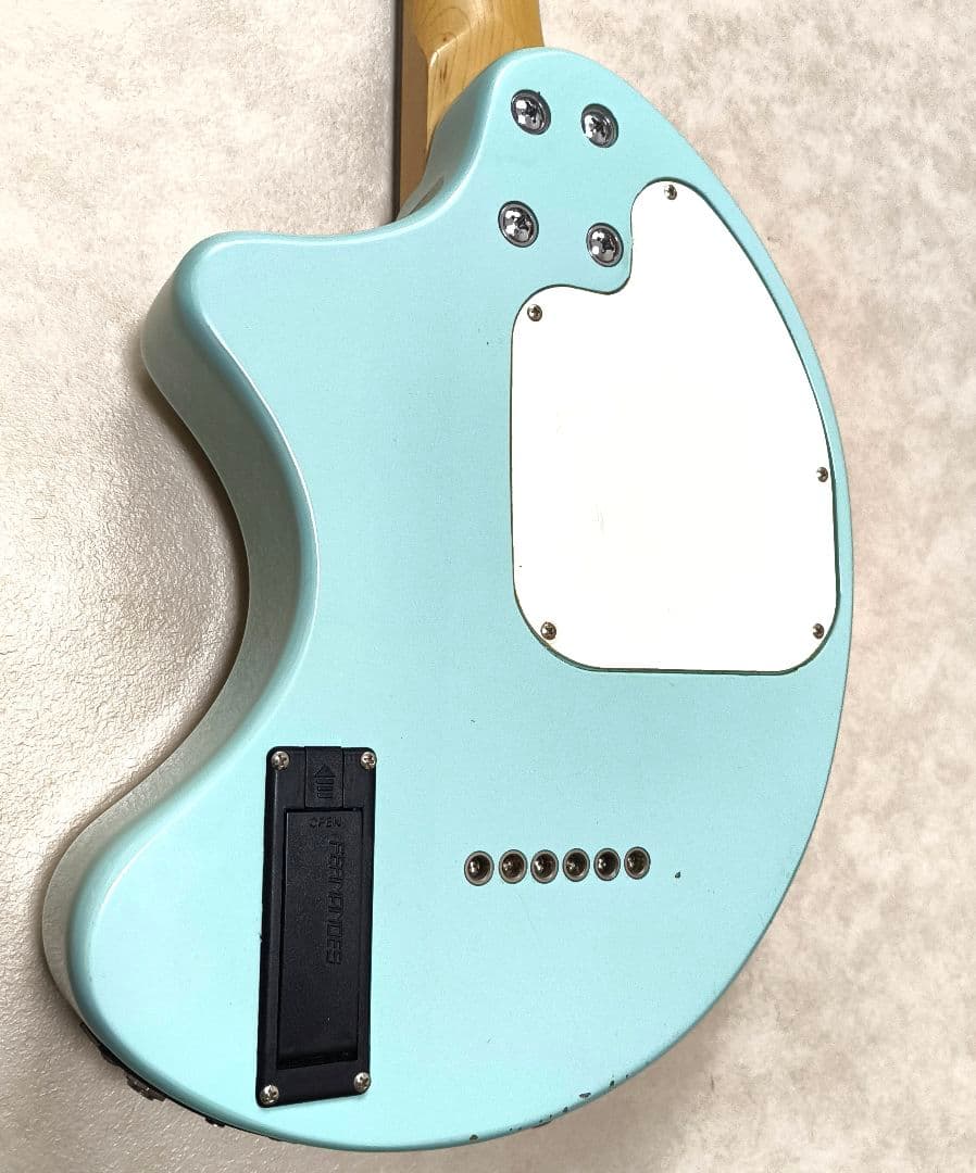 【美品】ZO-3 ライトブルー アンプ内蔵ミニギター 専用ケース付 ぞーさん