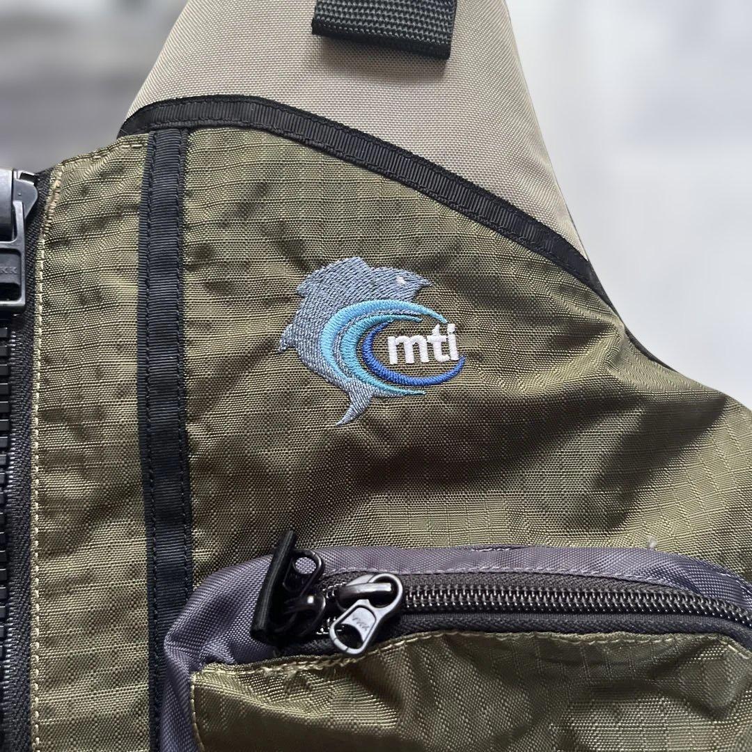ライフジャケット　MTI