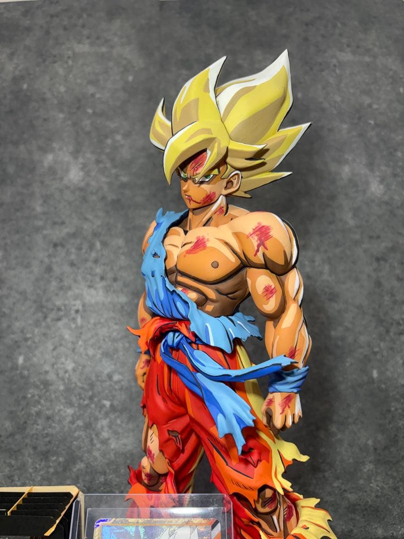 孫悟空　リペイントフィギュア　超サイヤ人