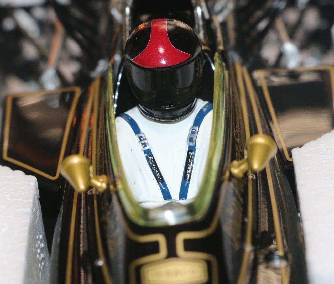 サンスター１／1８　ロータス・フォード７２Ｄ　ＪＰＳ　フィッテパルディ　中古品