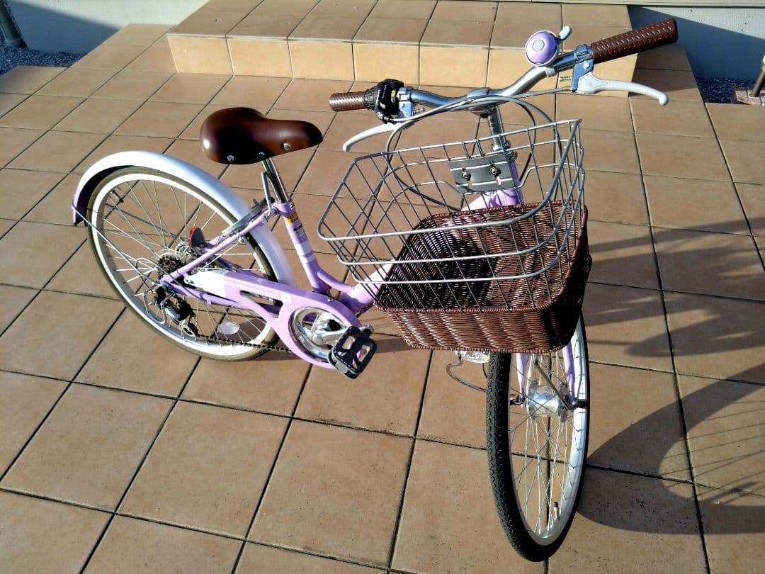 22インチ自転車 女の子 ヘルメット付き 引き取り限定