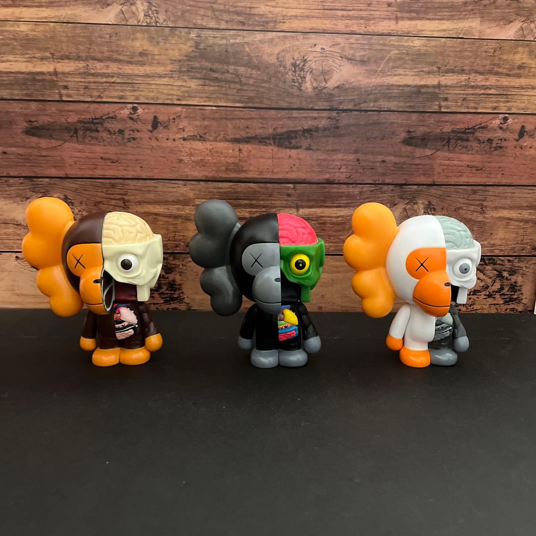 エイプ　bape フィギュア　kaws kaws milo