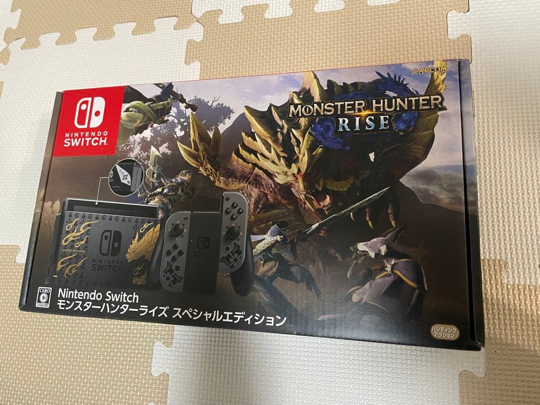 【美品】Nintendo Switch モンハンライズスペシャルエディション