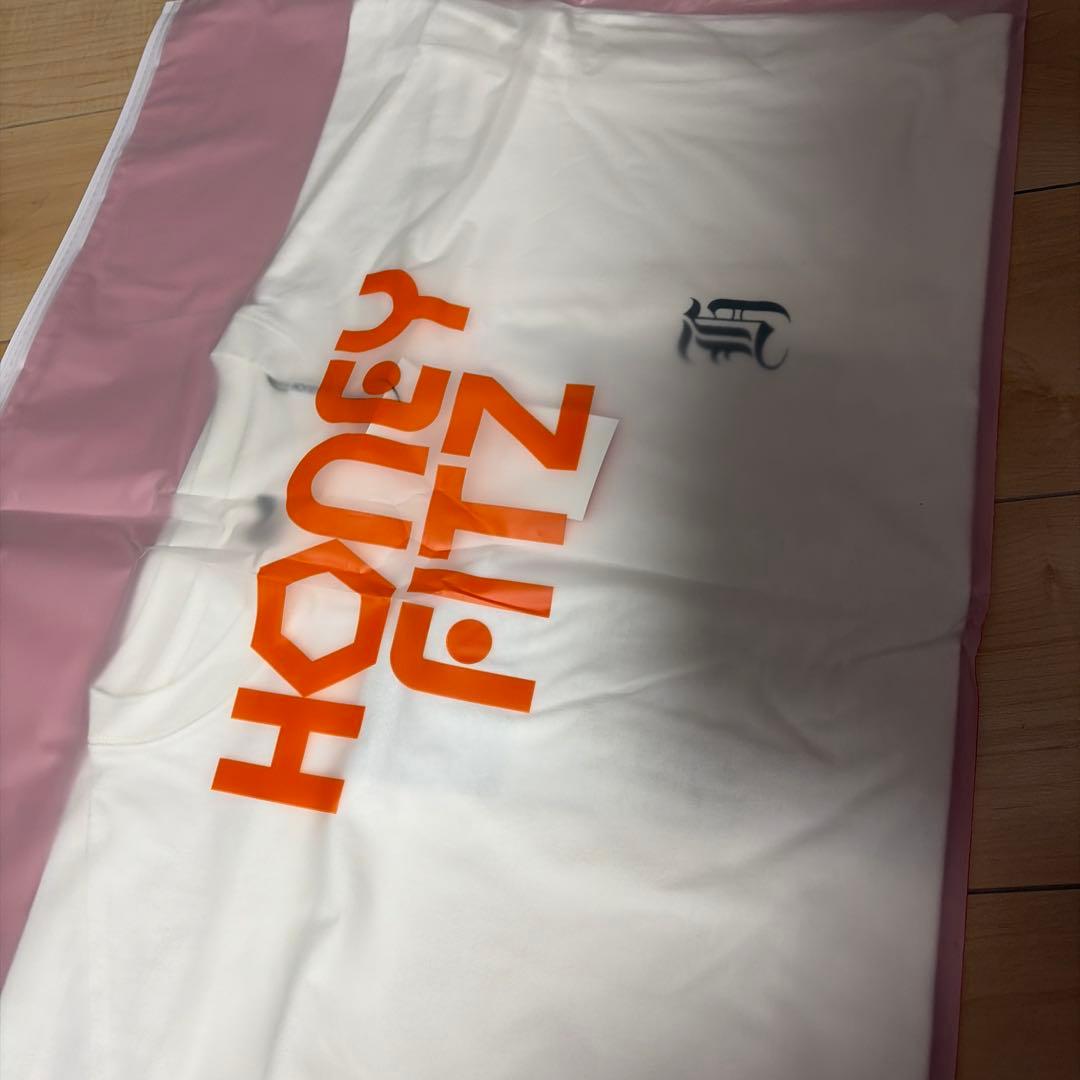 【新品未開封】IO POPUP限定 Tシャツ HONEY FITZ VALLAD