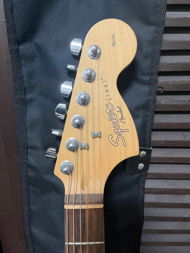ギター Squire by fender Affinity storatcaster