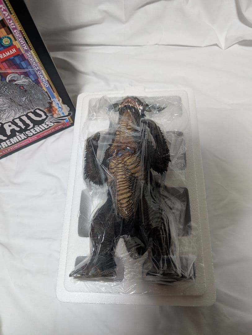 ウルトラマン　KAIJU REMIX SERIES 脳波怪獣　ギャンゴ　ACRO