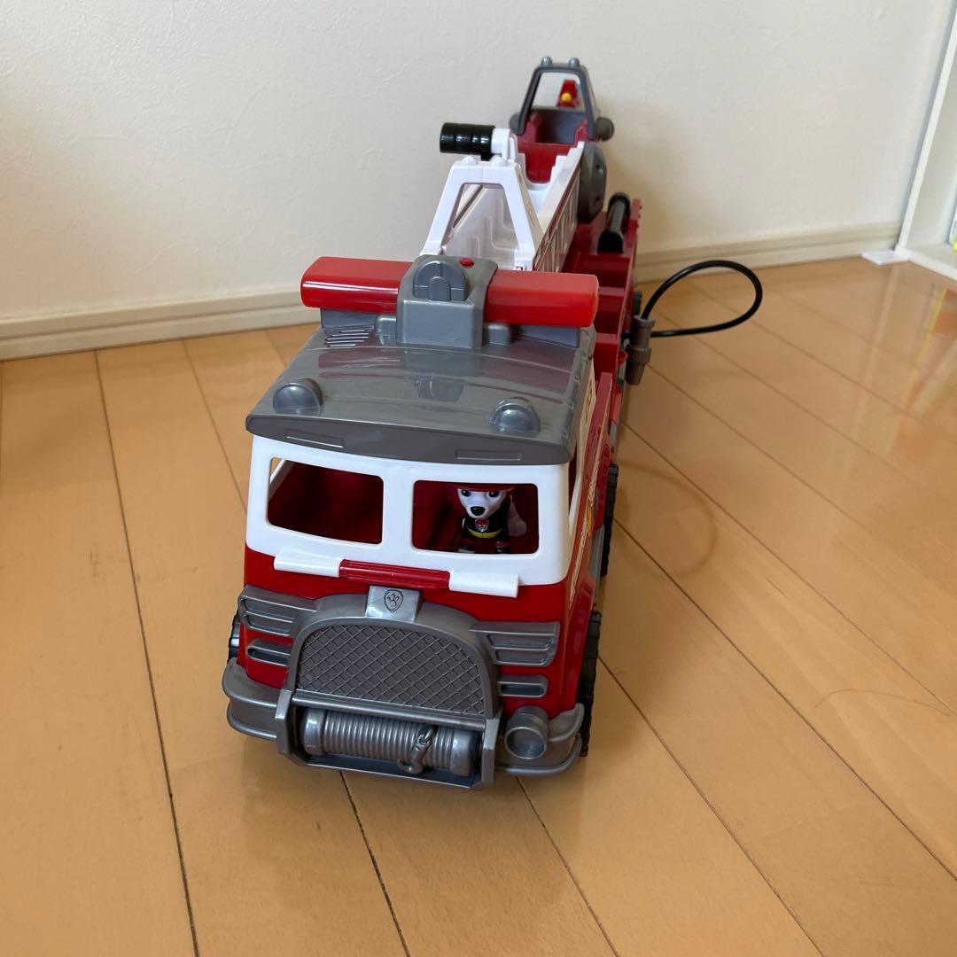 パウ・パトロール おもちゃトラック クレーン付き