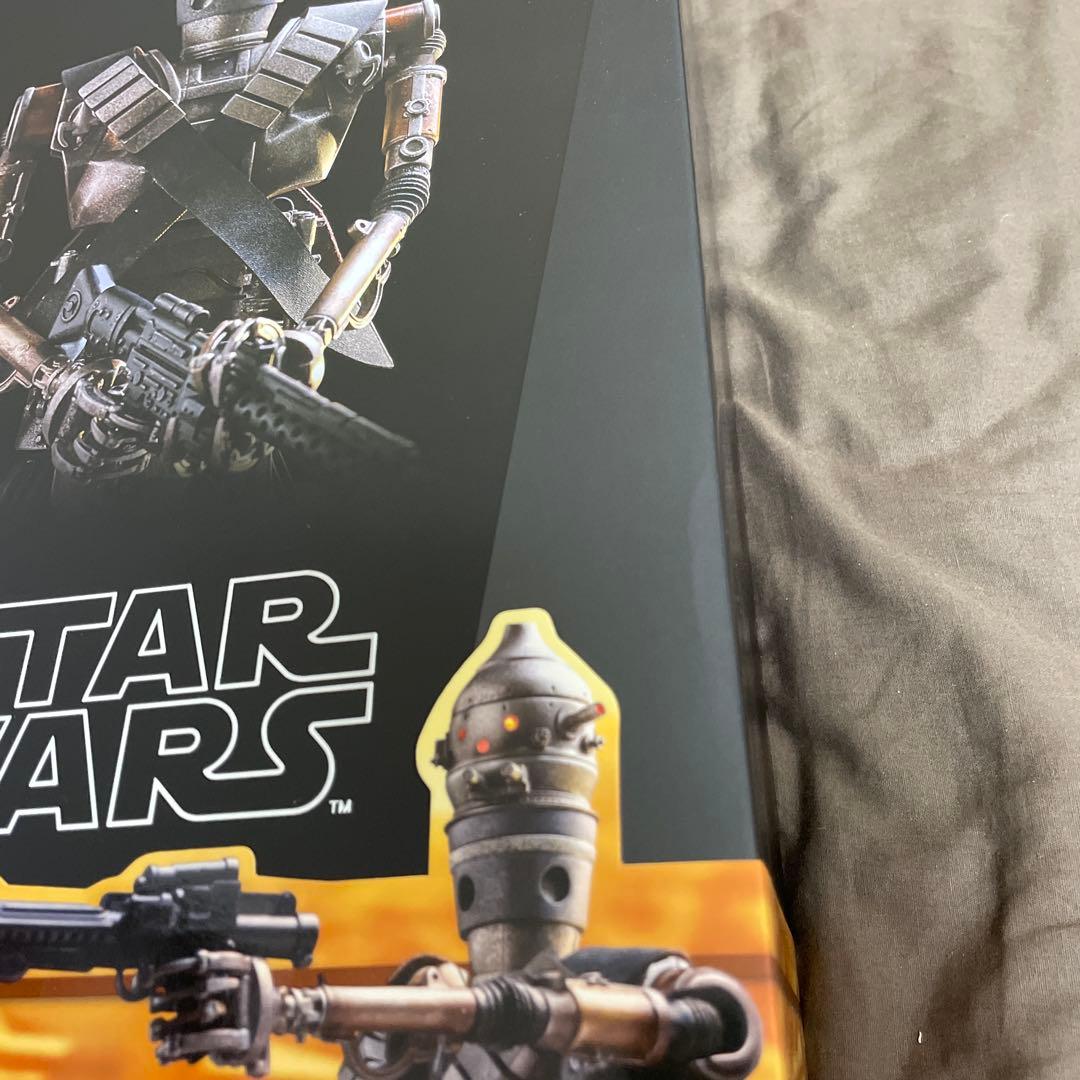 1/6 スターウォーズ マンダロリアン IG-11 フィギュア ホットトイズ製