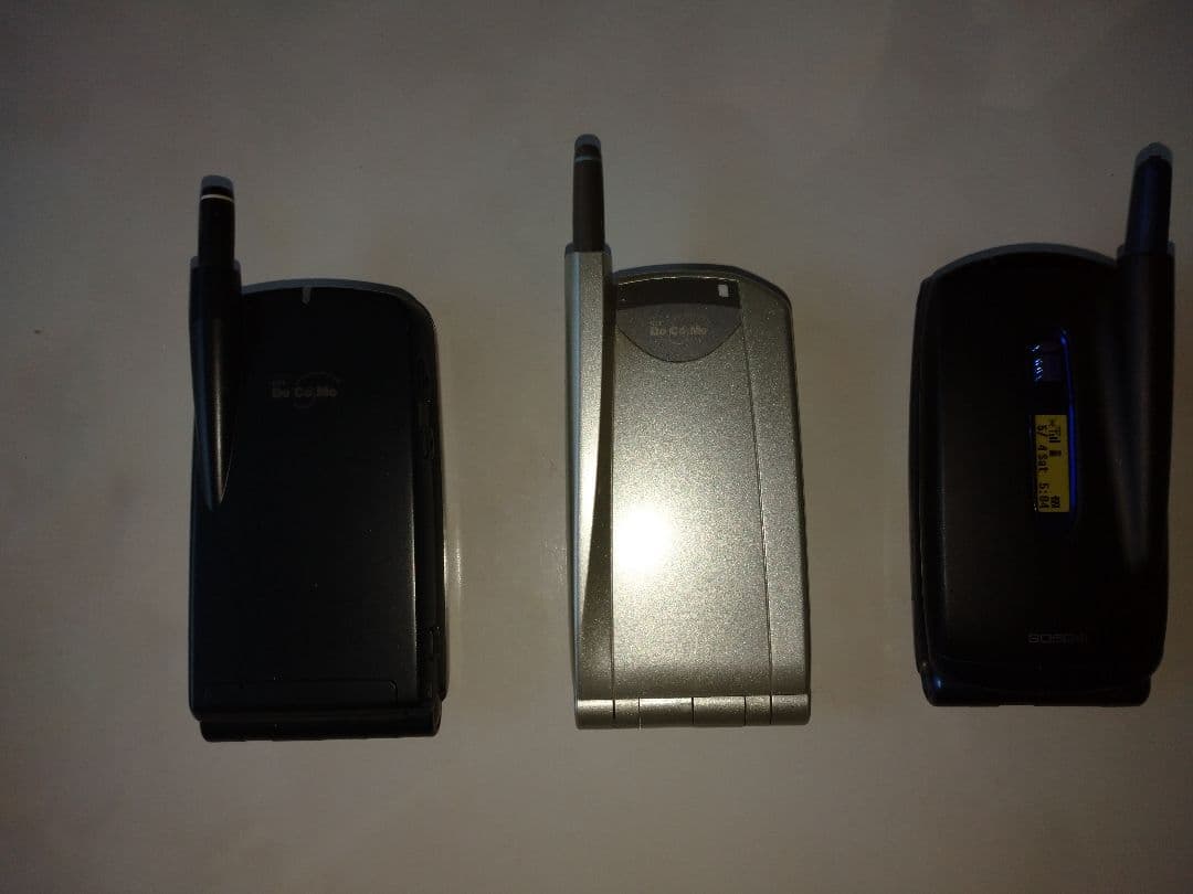 携帯電話　モックアップ　ガラケー