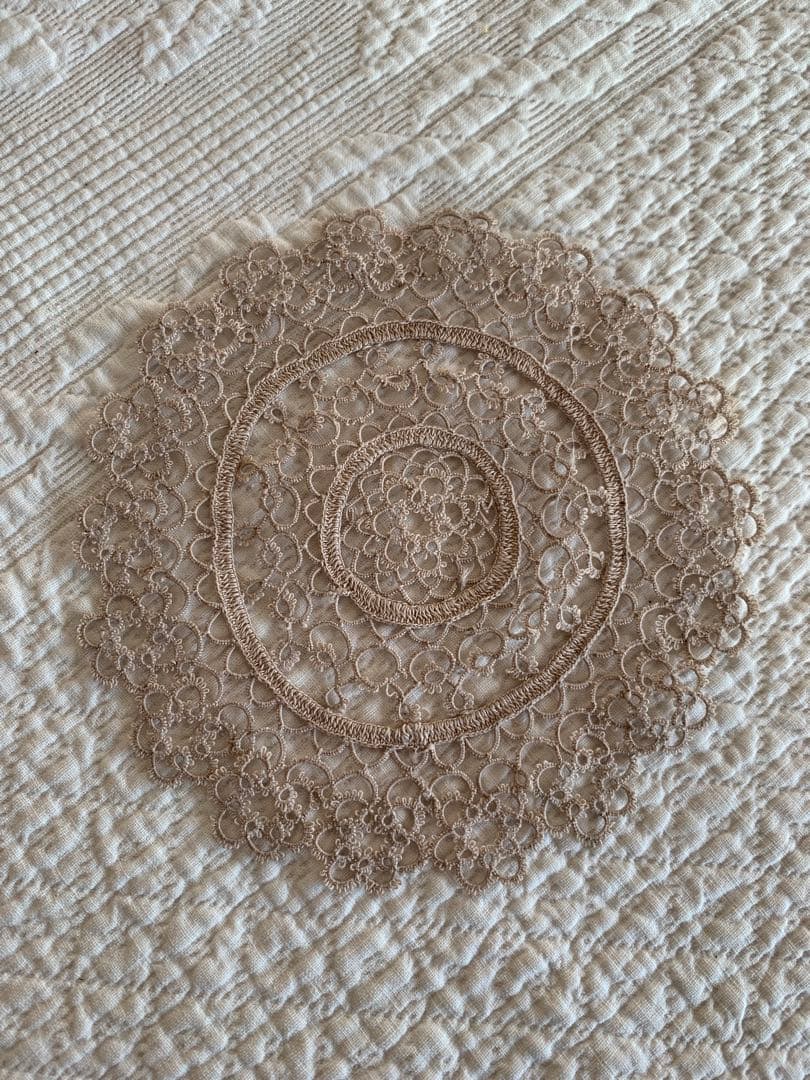 フランスアンティークサラディエ＆カップ2個・ドイリー＆カフェカーテンクロス計5点