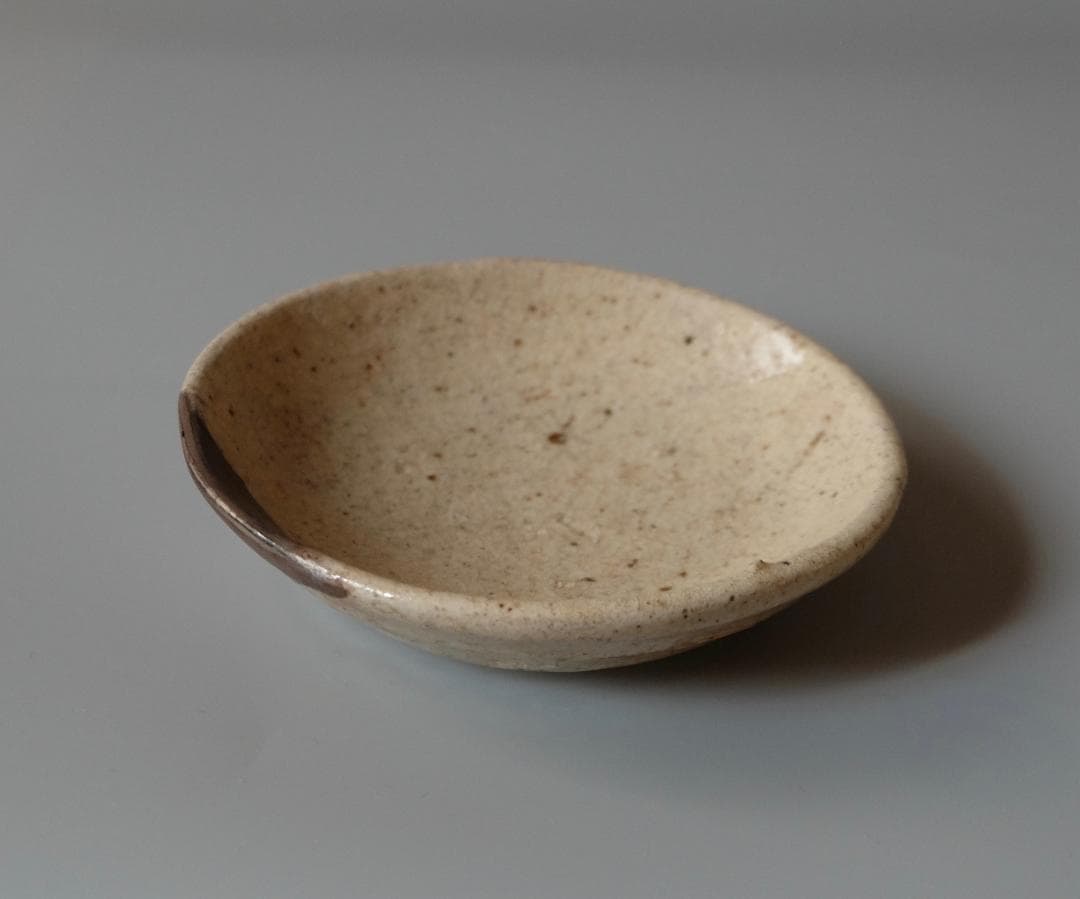 ☆美濃＊無地志野の小皿 ：桃山から江戸初期