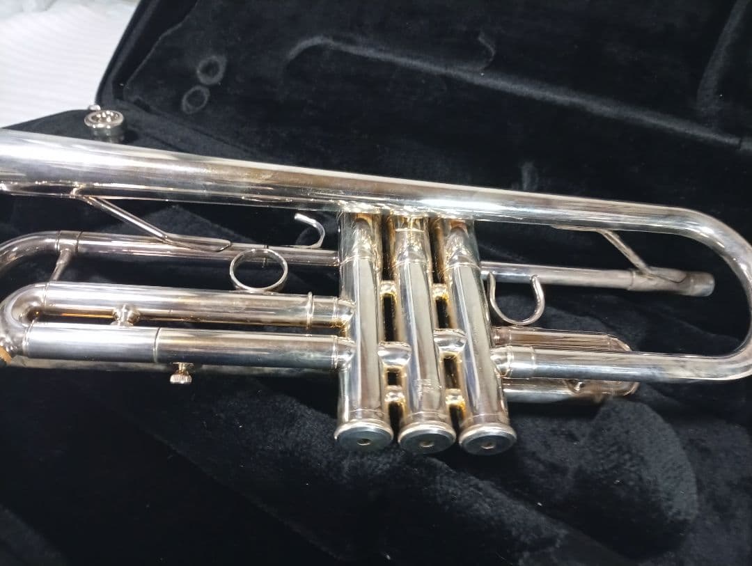 YAMAHA YTR4335G トランペット シルバー本体　純正ケース付き