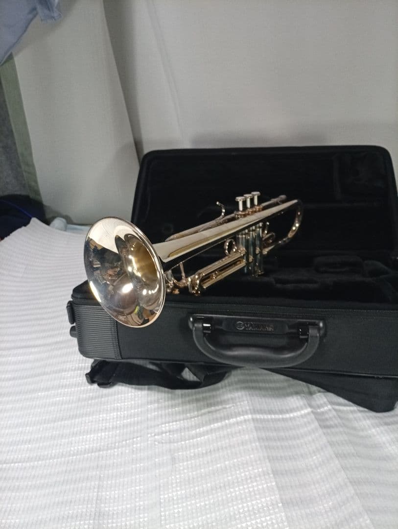 YAMAHA YTR4335G トランペット シルバー本体　純正ケース付き