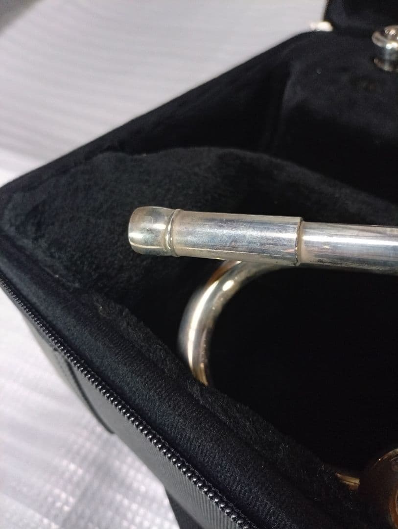 YAMAHA YTR4335G トランペット シルバー本体　純正ケース付き