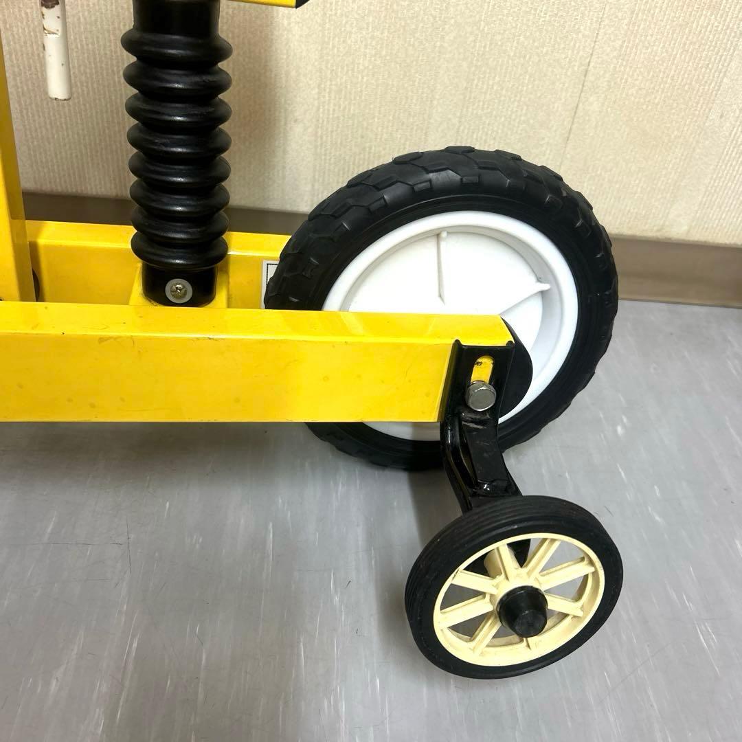 説明用　キックバイク　子供用乗り物　ARTABURG ディスプレイ　クリスマス