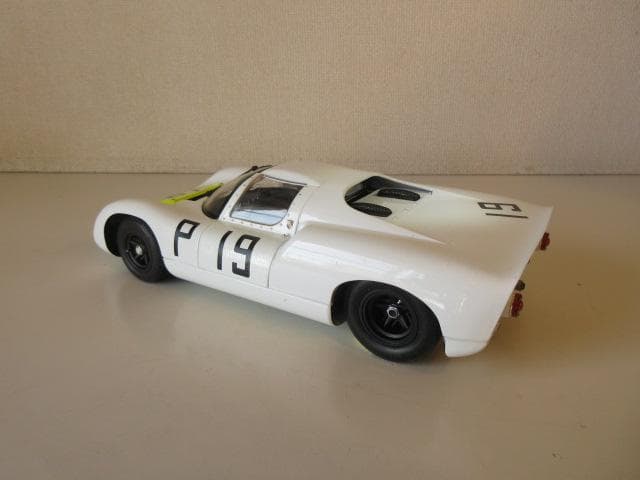 特価 exoto (1/18) ポルシェ 910 #19