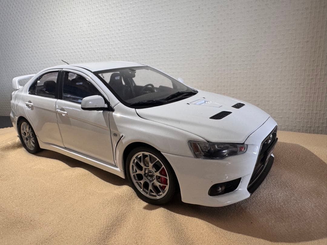 ランエボX 1/18スケール ホワイト