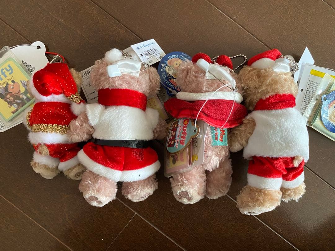 TDSクリスマス❣️ダッフィーシェリーメイぬいぐるみバッチ&ストラップレア