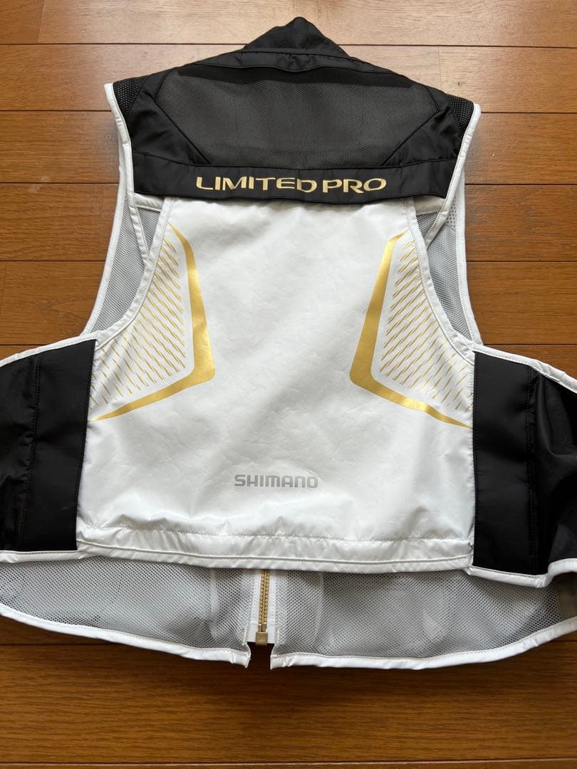 SHIMANO LIMITED PRO フィッシングベスト&キャップセット