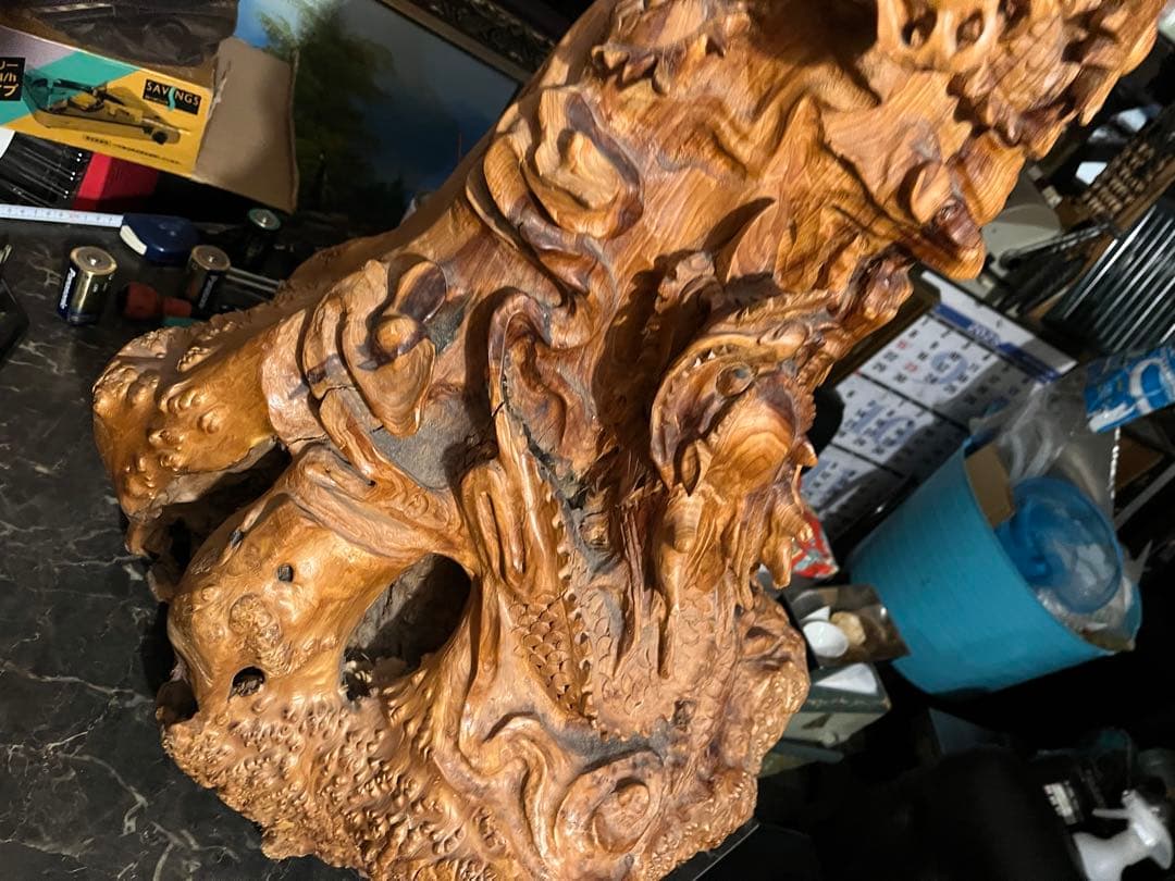 木彫り龍、90センチ龍の木彫り、特大木彫りの龍、一刀彫の龍、ドラゴン、木の株の龍