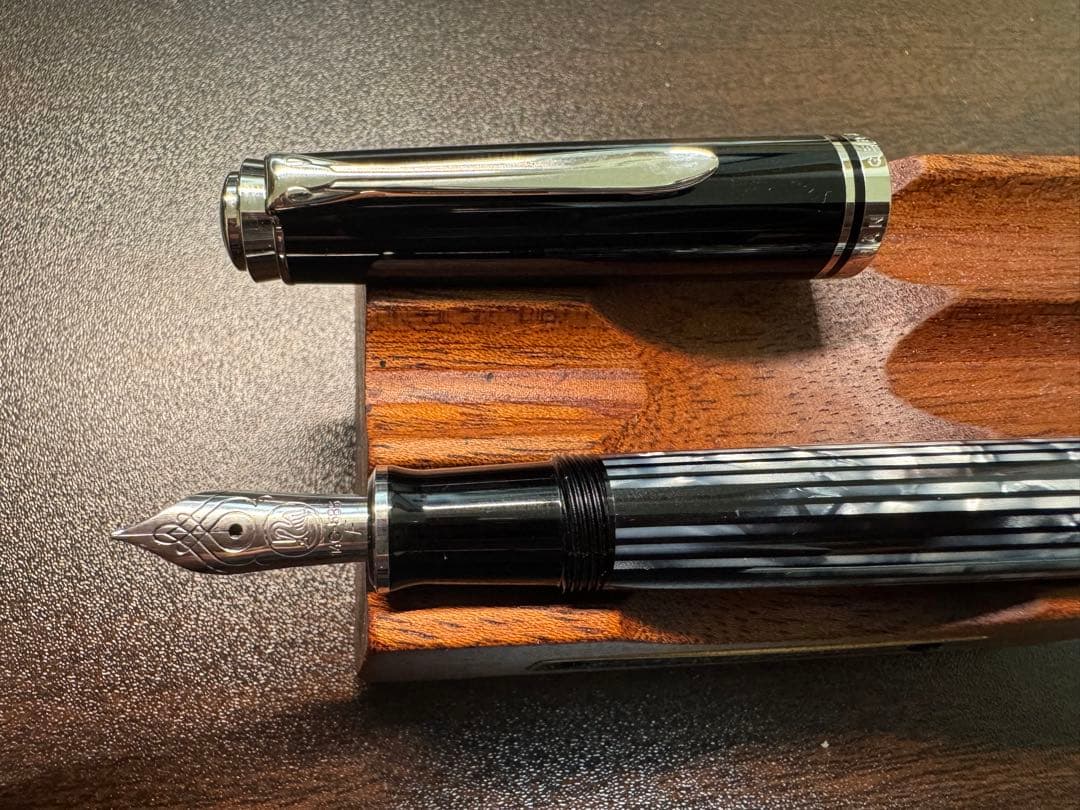 ペリカン 万年筆 スーべレーン M605 トータスシェルブラック F