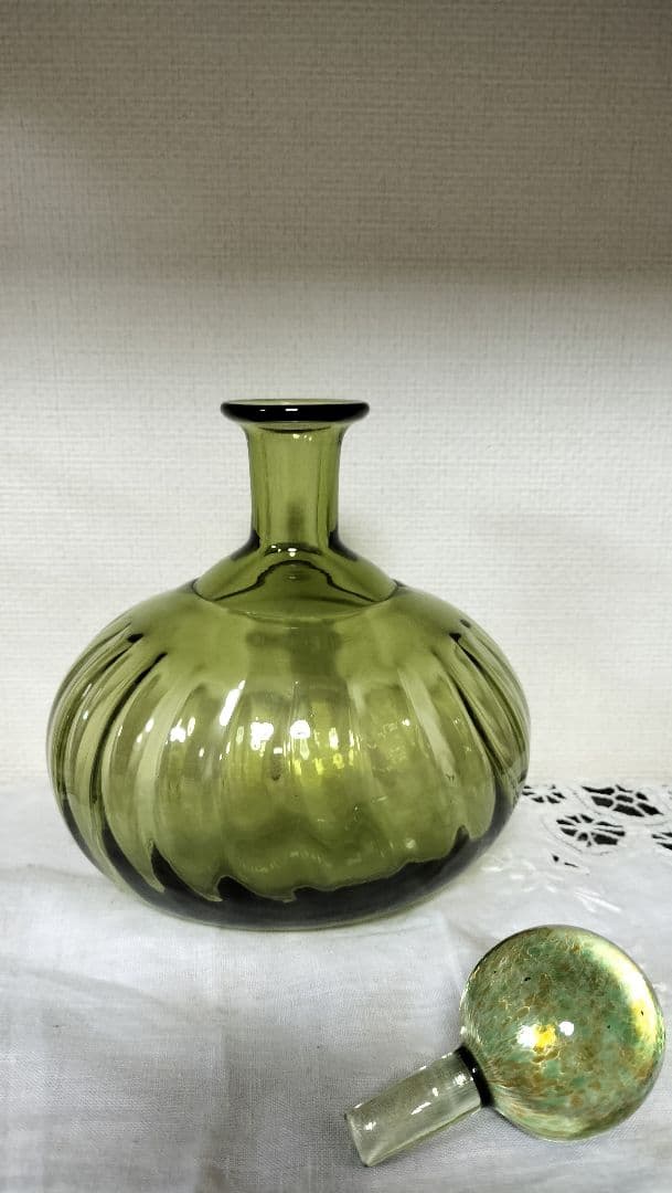 津軽びいどろ　オリーブグリーン デキャンタ