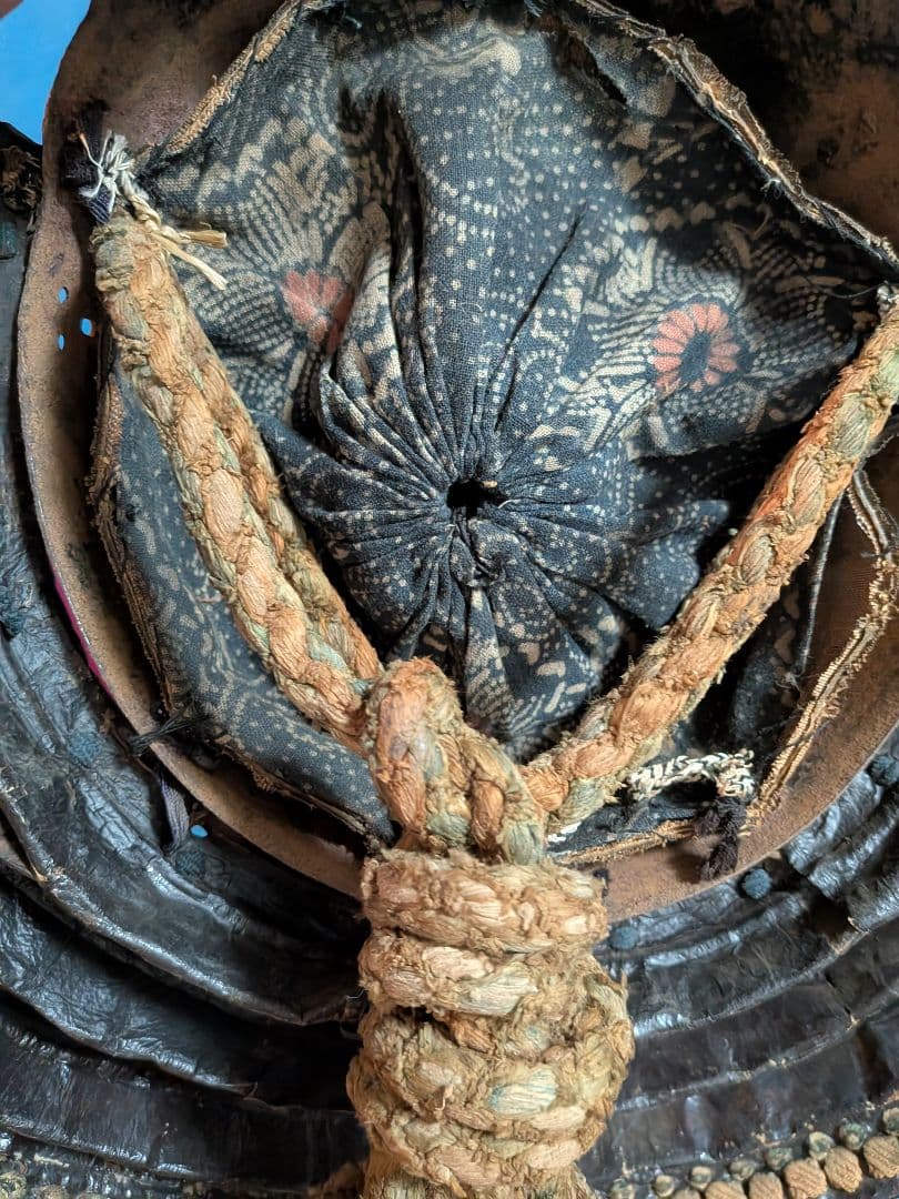 戦国時代極稀少博物館級１４６７〜１５６８年頃尾長巴御家紋前立武将厳星兜時代本歌兜