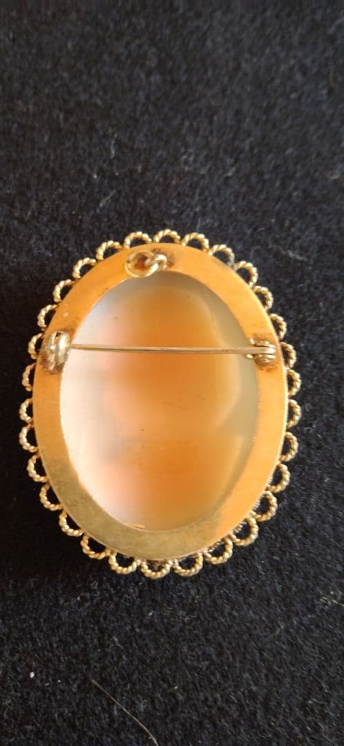 ロンドンで見つけたヴィンテージカメオブローチ