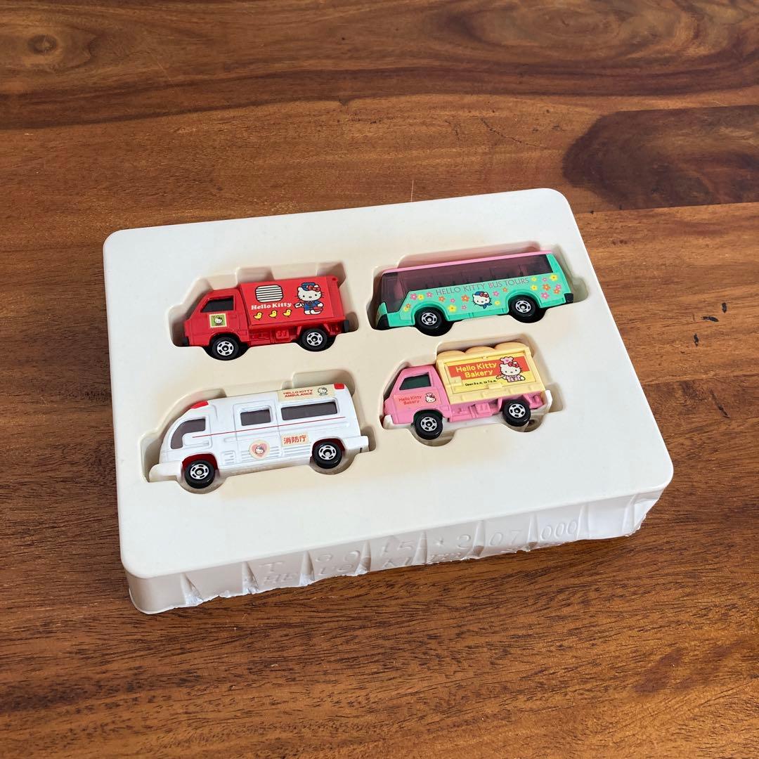 【希少】トミカ キャラトミカ ハローキティ お仕事カーセット1・２