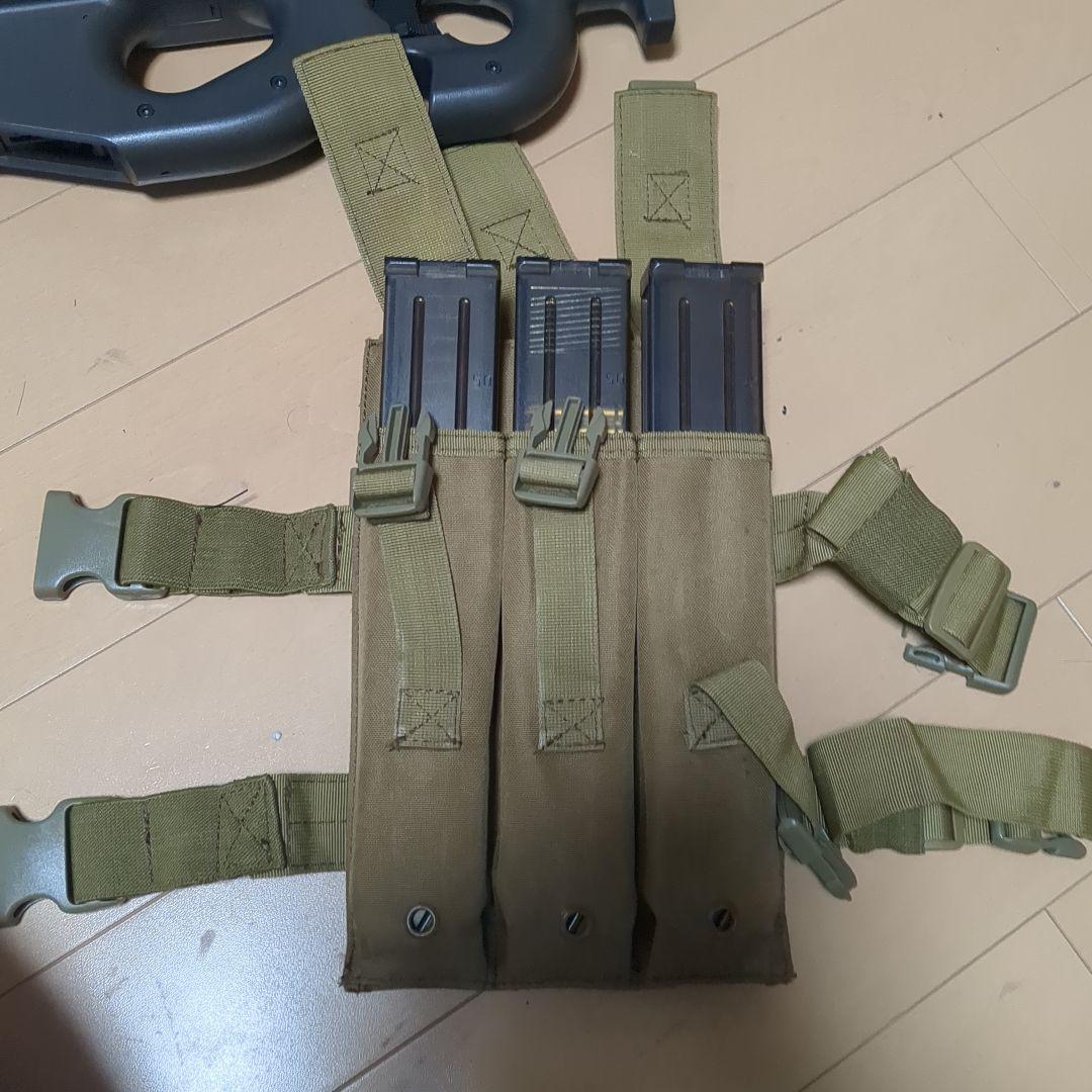 東京マルイFN P90電動ガン　18歳以上　マガジン四本&マガジンポーチ付き