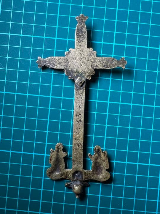 ヨーロッパアンティーク　真鍮製の祭壇用クロス　極上品