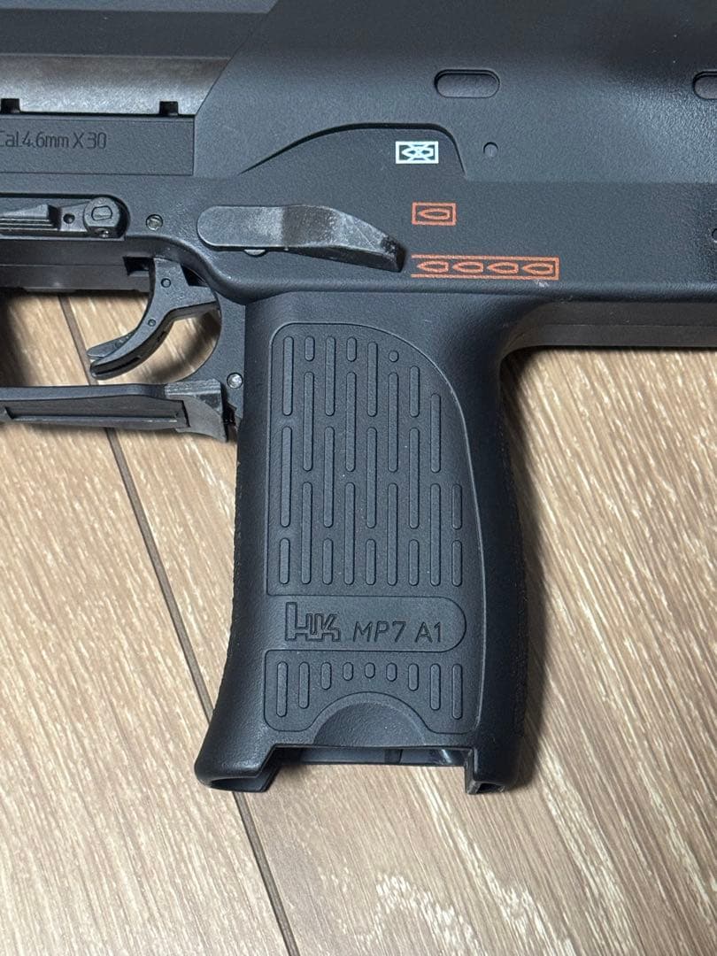 【18禁】東京マルイ　MP7A1 ガスガン　アタッシュケース付き