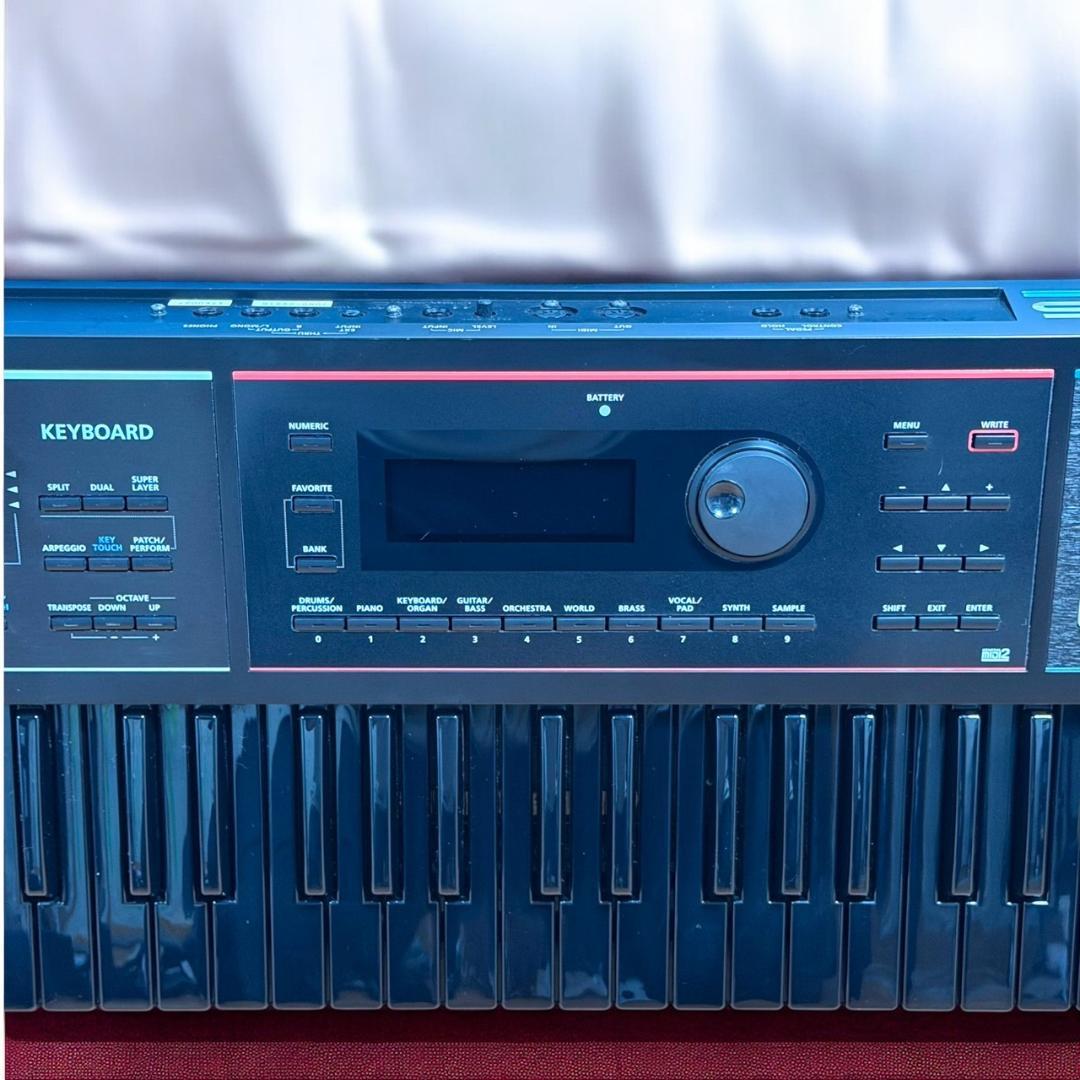 美品 希少限定カラー ローランド JUNO-DS61B 61鍵盤 シンセサイザー