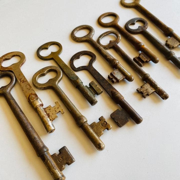 ⑩ アメリカンアンティークなリアルキー10点セット